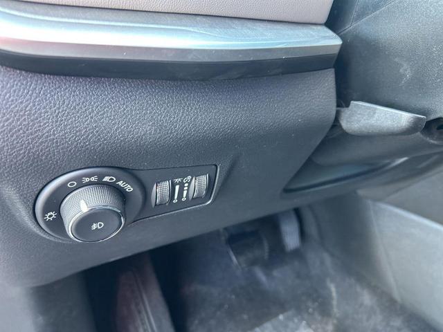 Photo of 2025 Diamond Black Crystal Pearlcoat Jeep Compass