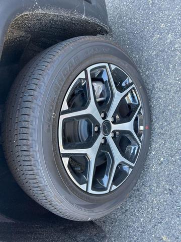 Photo of 2025 Diamond Black Crystal Pearlcoat Jeep Compass