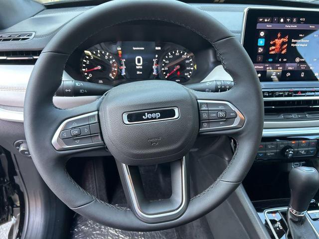 Photo of 2025 Diamond Black Crystal Pearlcoat Jeep Compass