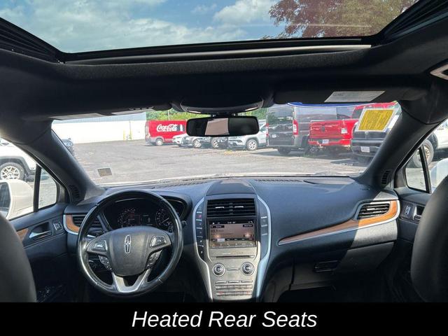 Photo of 2019 WHITE PLATINUM MET TRI-COAT Lincoln MKC