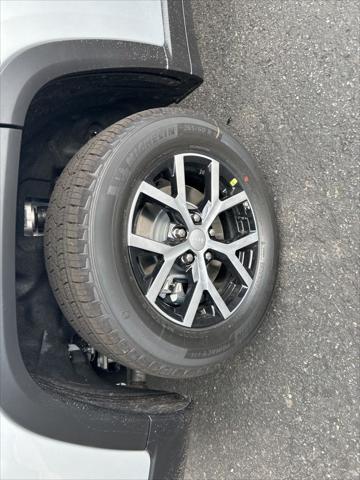 Photo of 2025 Silver Zynith Jeep Grand Cherokee L