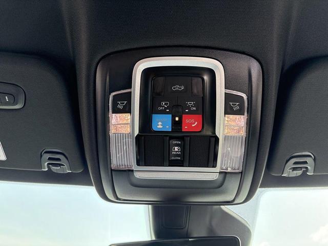 Photo of 2025 Bright White Clearcoat RAM 1500
