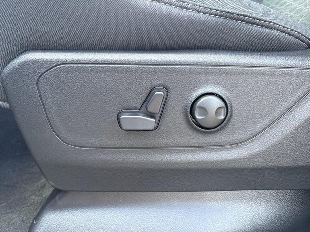 Photo of 2025 Bright White Clearcoat RAM 1500