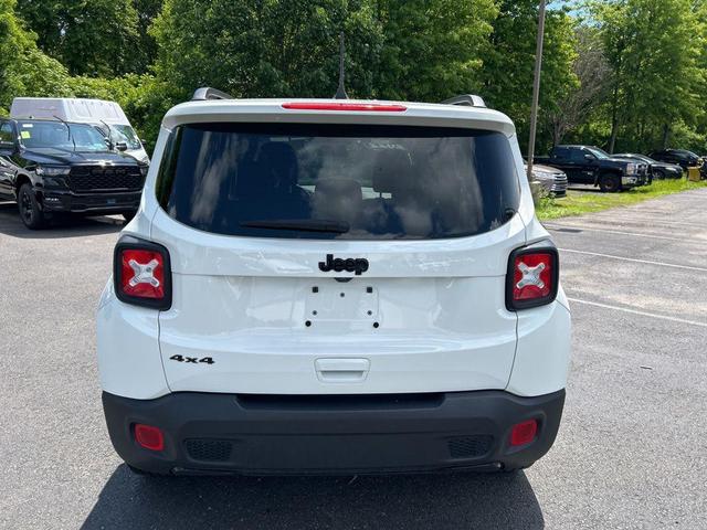 Photo of 2022 Alpine White Clearcoat Jeep Renegade