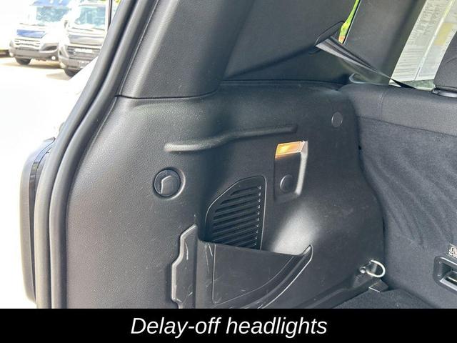 Photo of 2022 Alpine White Clearcoat Jeep Renegade