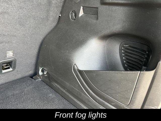 Photo of 2022 Alpine White Clearcoat Jeep Renegade