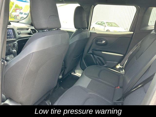 Photo of 2022 Alpine White Clearcoat Jeep Renegade