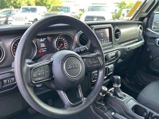 Photo of 2022 Granite Crystal Metallic Clearcoat Jeep Wrangler Unlimited