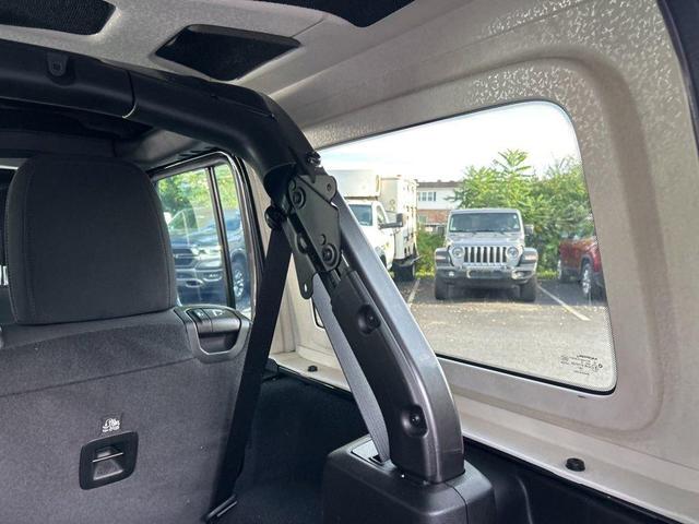 Photo of 2022 Granite Crystal Metallic Clearcoat Jeep Wrangler Unlimited
