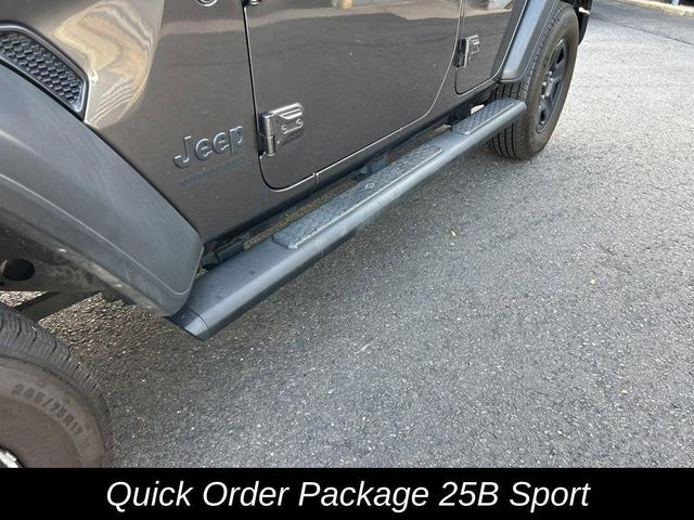 Photo of 2022 Granite Crystal Metallic Clearcoat Jeep Wrangler Unlimited