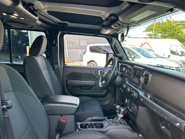 Photo of 2022 Granite Crystal Metallic Clearcoat Jeep Wrangler Unlimited