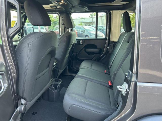 Photo of 2022 Granite Crystal Metallic Clearcoat Jeep Wrangler Unlimited