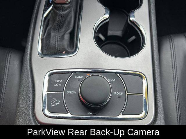 Photo of 2021 Granite Crystal Metallic Clearcoat Jeep Grand Cherokee