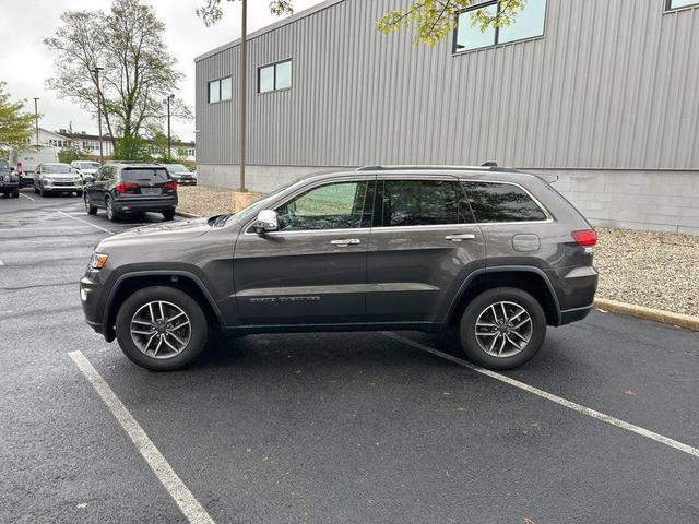 Photo of 2021 Granite Crystal Metallic Clearcoat Jeep Grand Cherokee