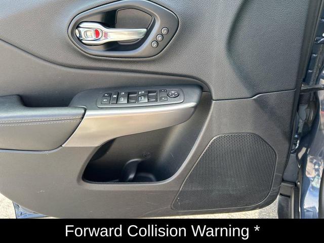 Photo of 2021 Slate Blue Pearlcoat Jeep Cherokee