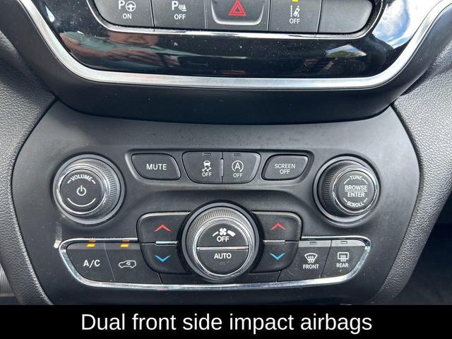 Photo of 2021 Slate Blue Pearlcoat Jeep Cherokee