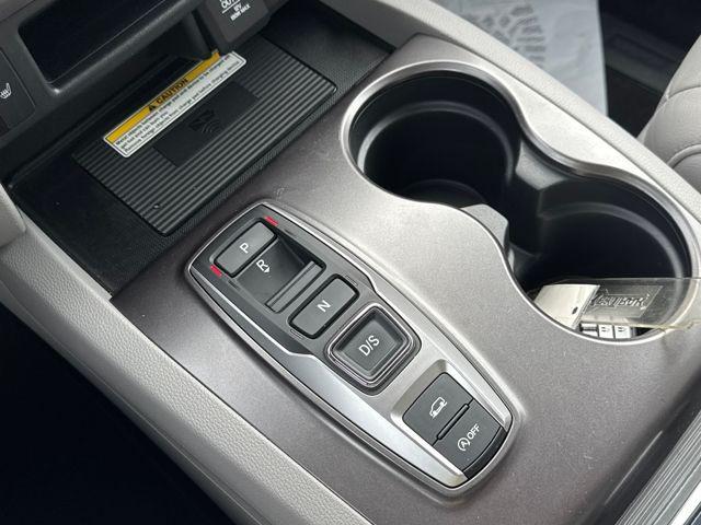 Photo of 2022 Lunar Silver Metallic Honda Pilot