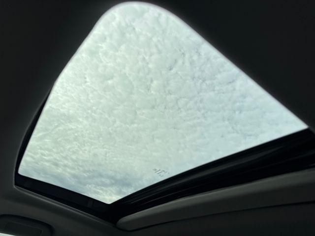 Photo of 2022 Lunar Silver Metallic Honda Pilot