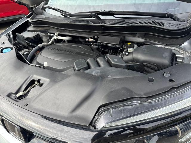 Photo of 2022 Lunar Silver Metallic Honda Pilot