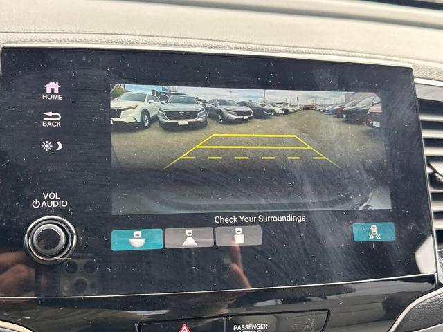 Photo of 2022 Lunar Silver Metallic Honda Pilot