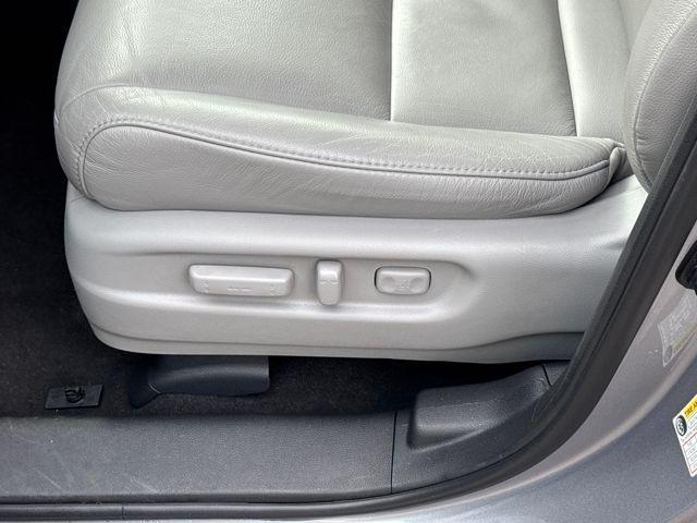 Photo of 2022 Lunar Silver Metallic Honda Pilot