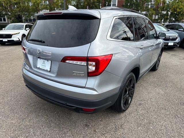 Photo of 2022 Lunar Silver Metallic Honda Pilot