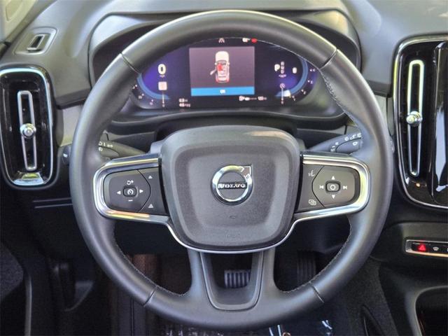 Photo of 2024 Silver Dawn Metallic Volvo XC40
