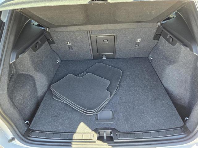 Photo of 2024 Silver Dawn Metallic Volvo XC40