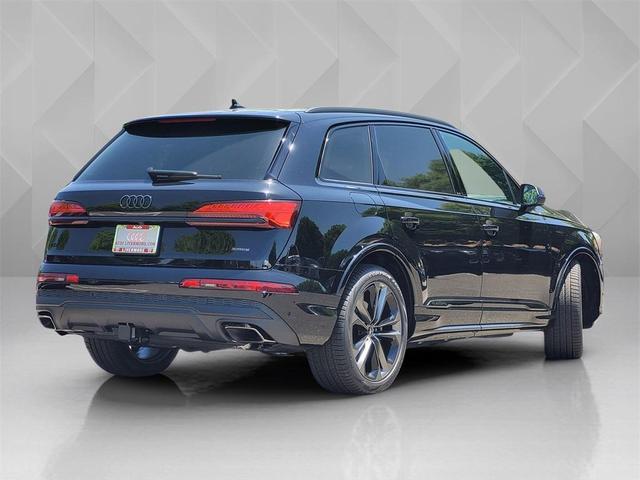 Photo of 2025 Mythos Black Metallic Audi Q7