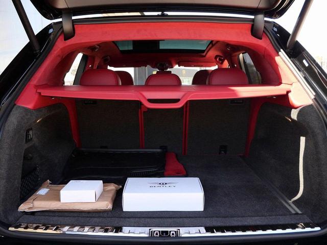 Photo of 2025 Beluga Bentley Bentayga