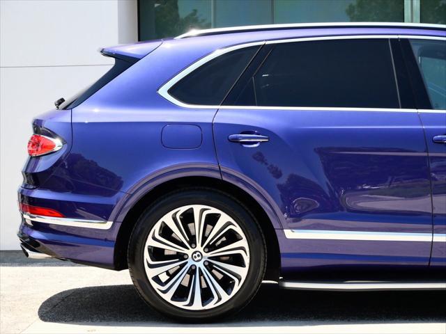 Photo of 2021 Azure Purple Bentley Bentayga