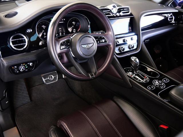 Photo of 2021 Azure Purple Bentley Bentayga