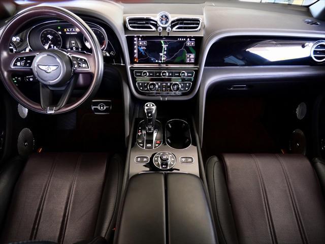 Photo of 2021 Azure Purple Bentley Bentayga