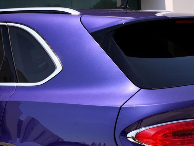 Photo of 2021 Azure Purple Bentley Bentayga