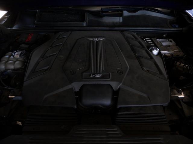 Photo of 2021 Azure Purple Bentley Bentayga