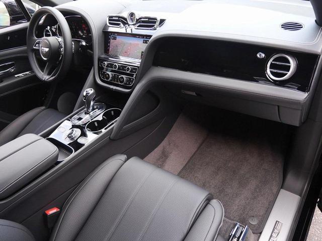 Photo of 2024 Onyx Metallic Bentley Bentayga