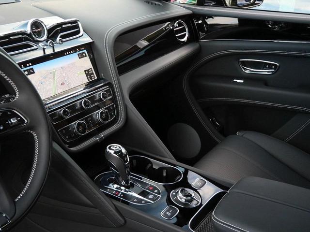 Photo of 2024 Onyx Metallic Bentley Bentayga