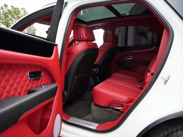 Photo of 2021 Glacier White Bentley Bentayga