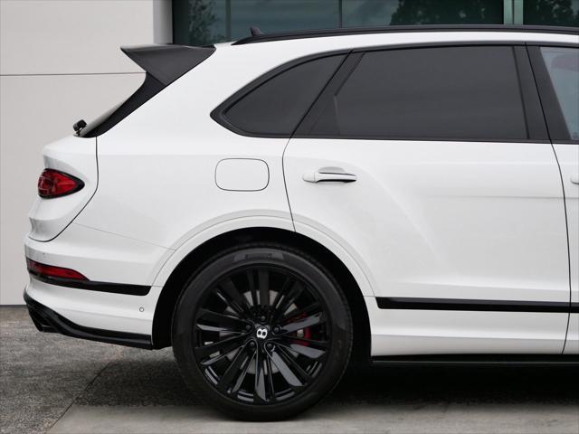 Photo of 2021 Glacier White Bentley Bentayga