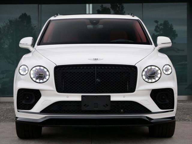 Photo of 2021 Glacier White Bentley Bentayga