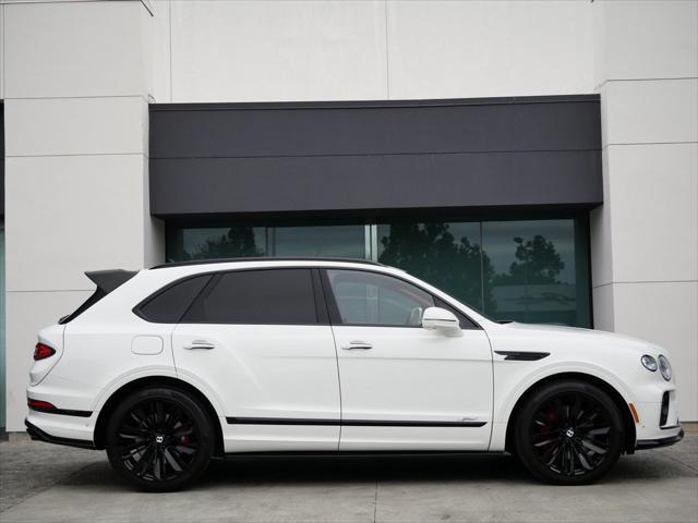 Photo of 2021 Glacier White Bentley Bentayga