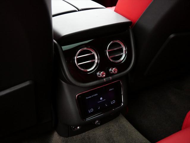 Photo of 2021 Glacier White Bentley Bentayga