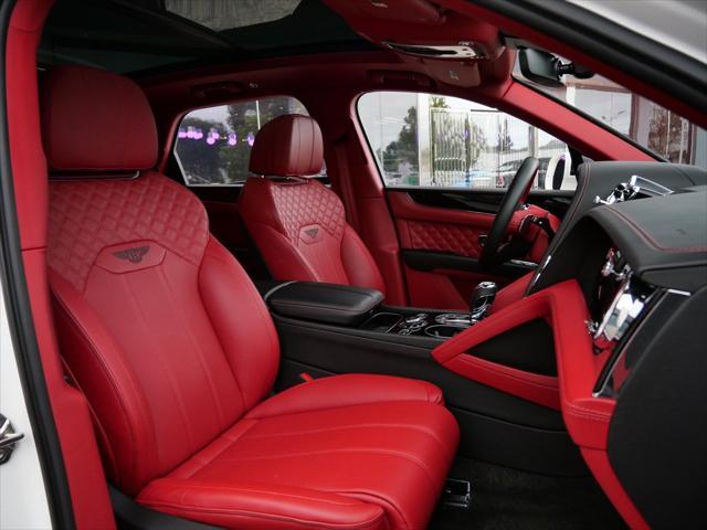 Photo of 2021 Glacier White Bentley Bentayga