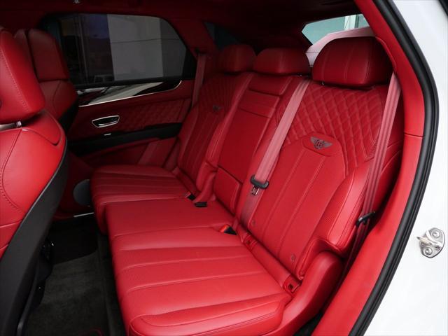 Photo of 2021 Glacier White Bentley Bentayga