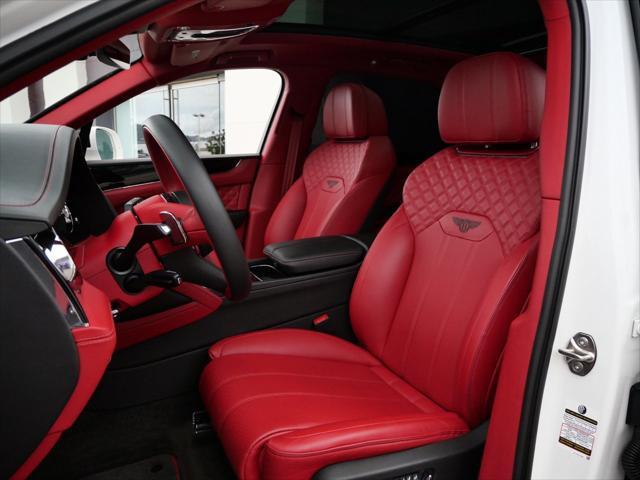Photo of 2021 Glacier White Bentley Bentayga