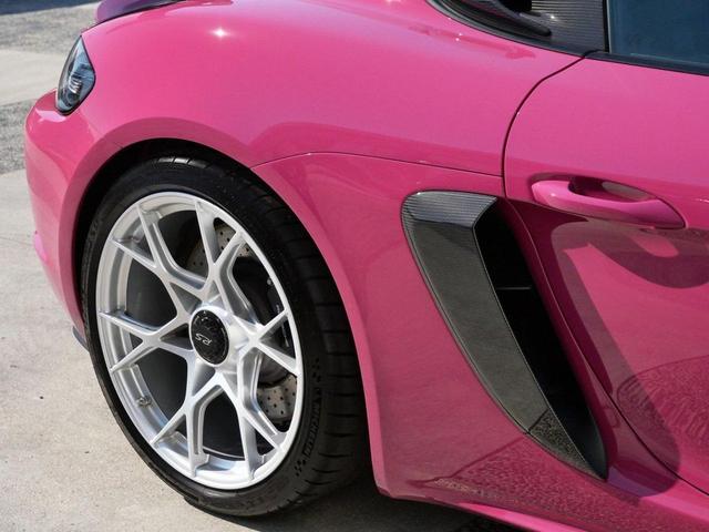 Photo of 2024 Ruby Star Neo Porsche 718 Cayman