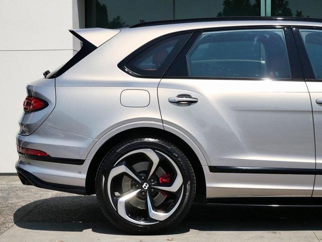 Photo of 2022 Extreme Silver Bentley Bentayga
