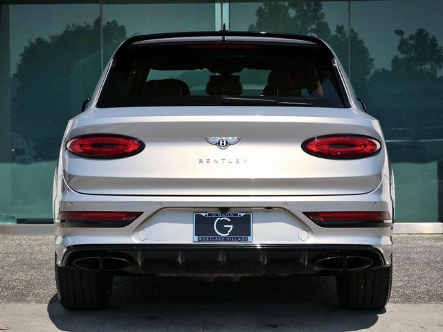 Photo of 2022 Extreme Silver Bentley Bentayga