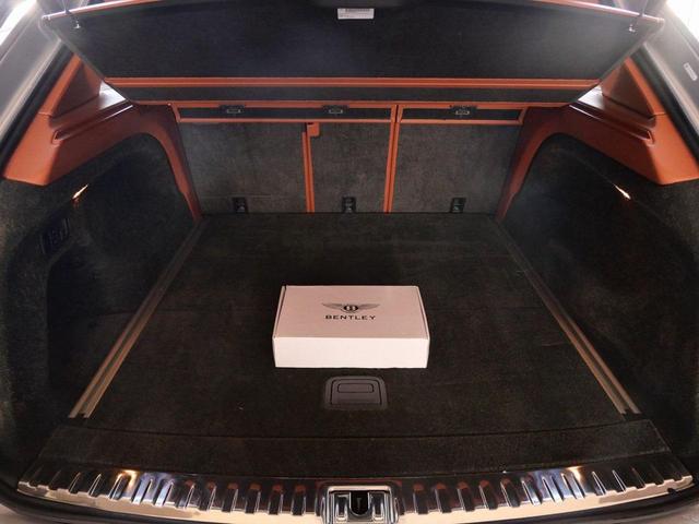 Photo of 2022 Extreme Silver Bentley Bentayga