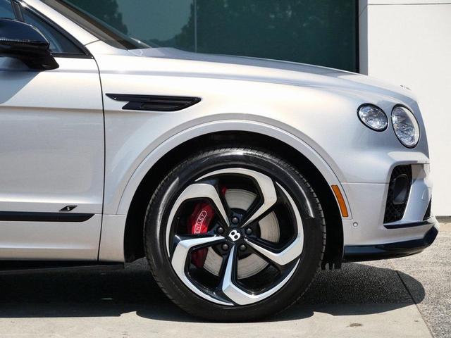Photo of 2022 Extreme Silver Bentley Bentayga